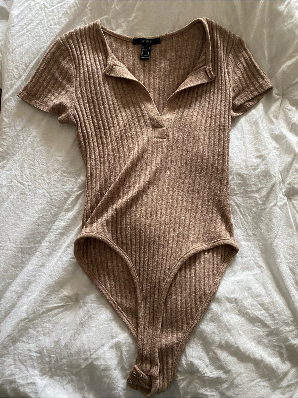 Ribbed Short Sleeve Bodysuit in Tan with Notched V-Neck Size XS